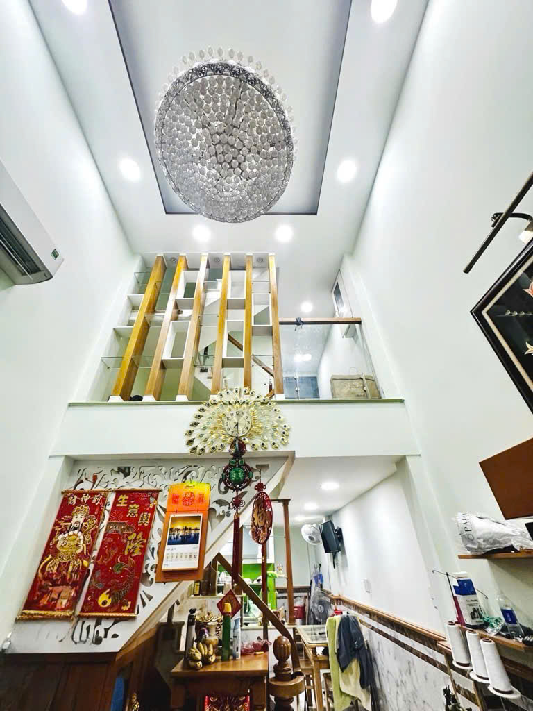 Chủ giảm sâu nhà Lý Thái Tổ, Quận 10, 40m2, 5 tầng BTCT, 6m, nhỉnh 7.x tỷ